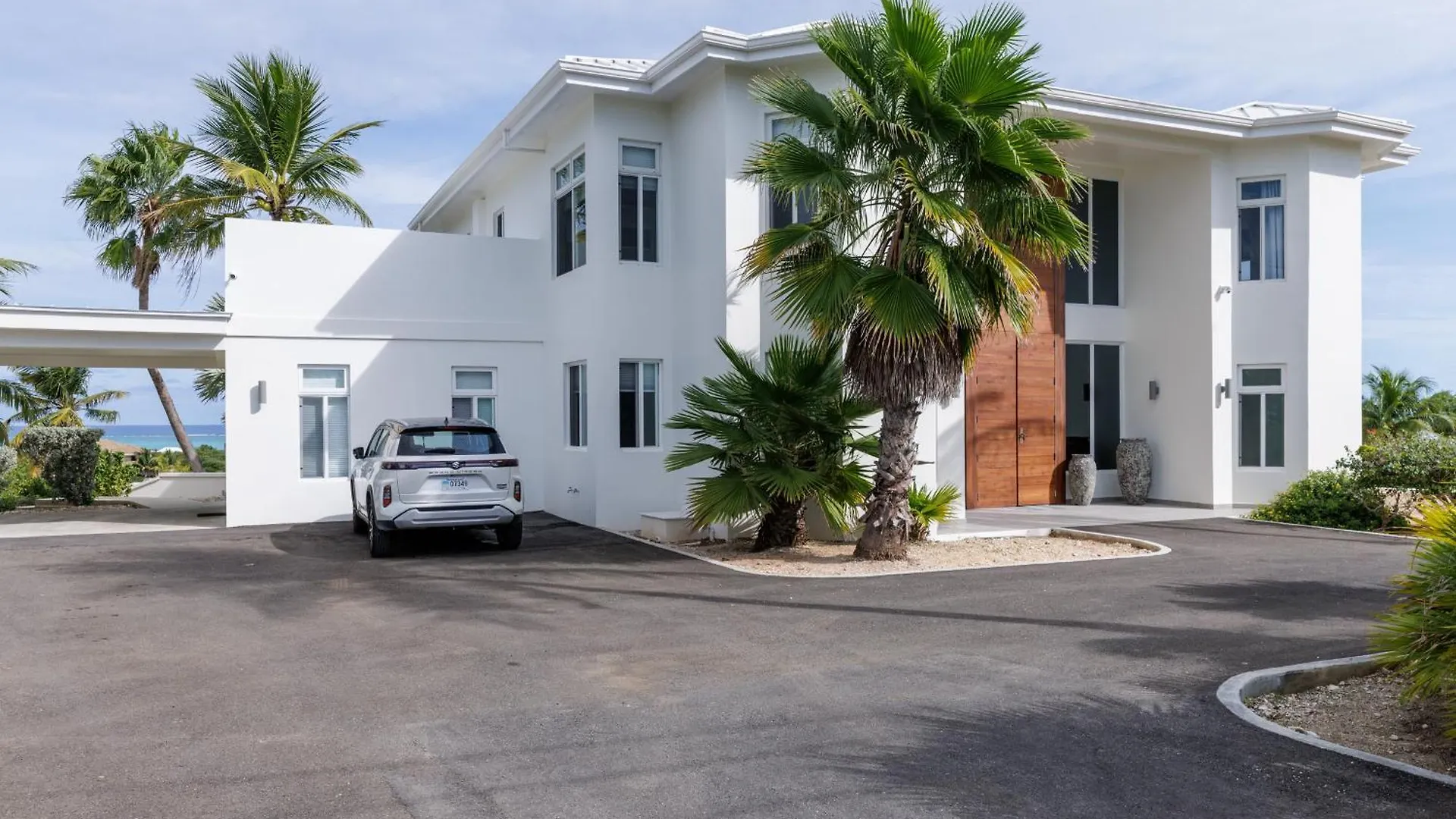 Turtle Cove Balanciaga Villa איי טרקס וקייקוס