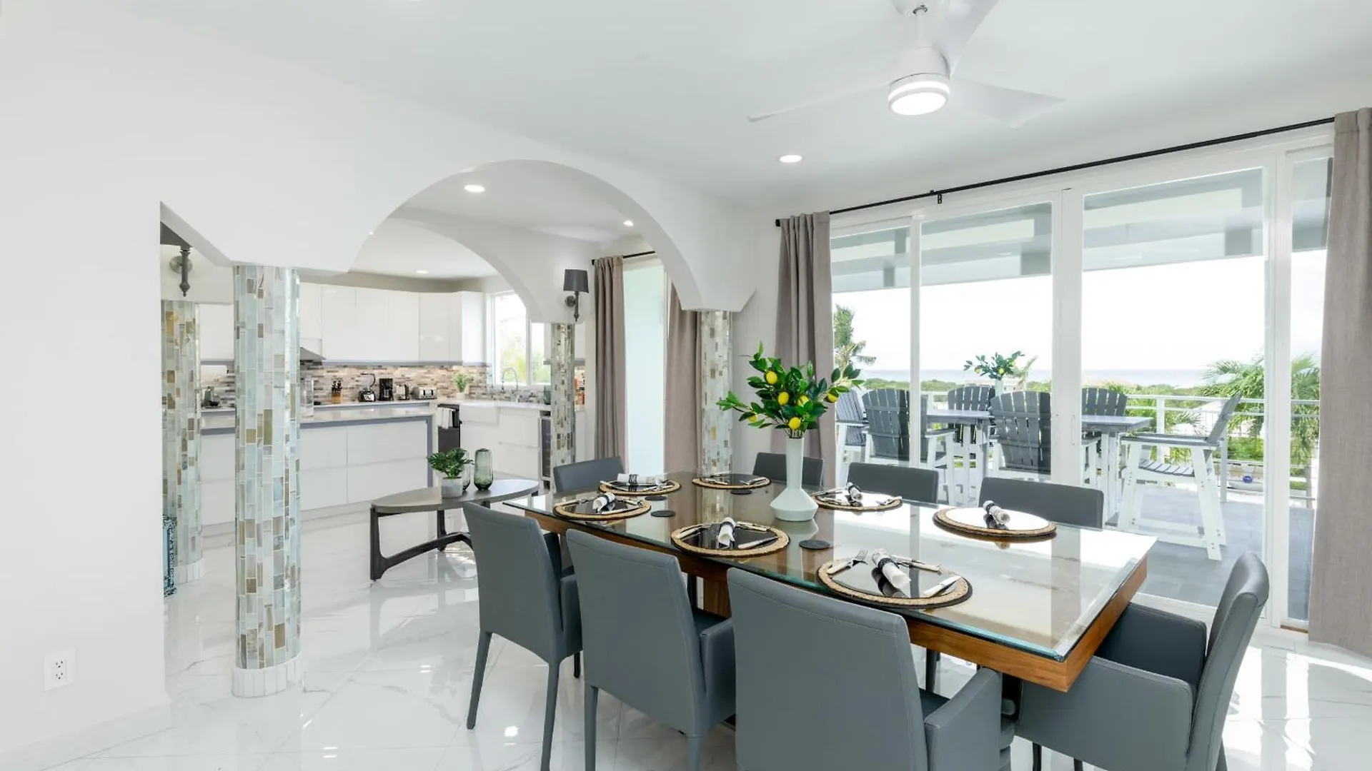 Turtle Cove Balanciaga Villa איי טרקס וקייקוס